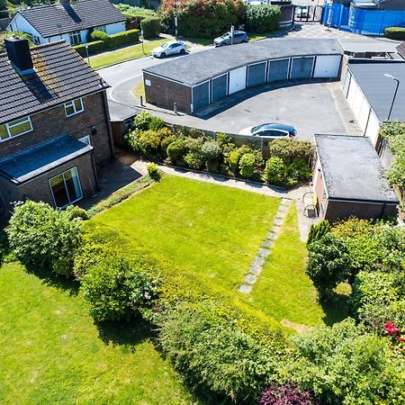 The Secret Garden - West Sussex Villa Crawley  Exterior photo
